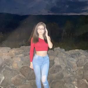 Meet your Posher, Isabel